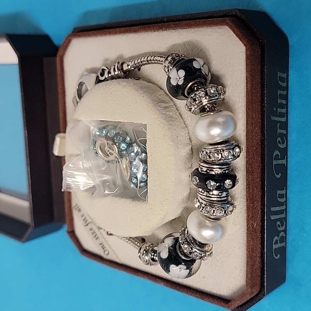 NIB Bella Perlina Swarovski Crystal Charm Bracelet Black & White Murano Glass